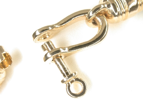 Bow Shackle Clasp detail