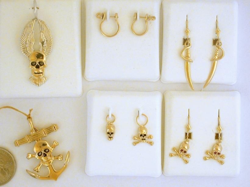 Pendants and Earrings for Pirates and Riders