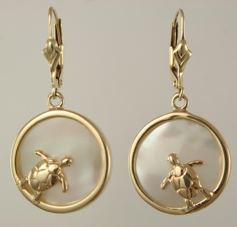 30760-Green Sea Turtle on White Mother of Pearl Earrings